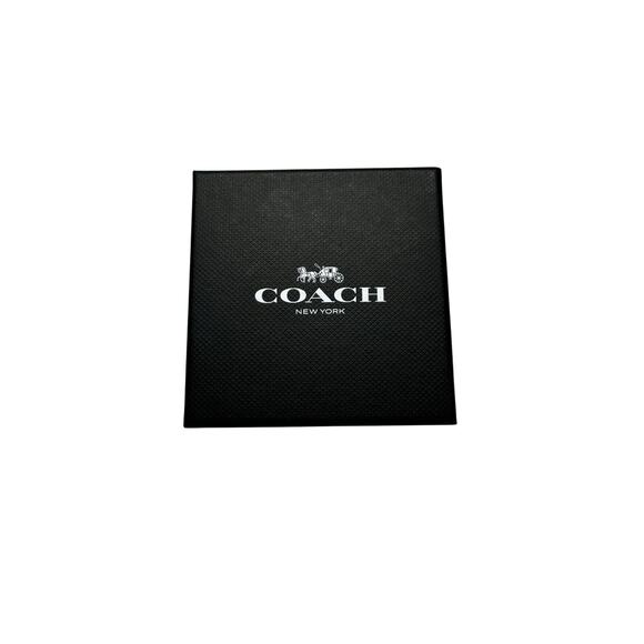 Coach Women's Cary Mother of pearl Dial Watch - Picture 8 of 9